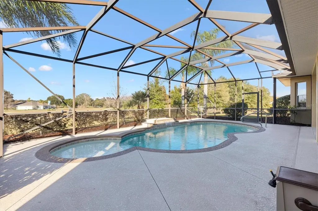 527 Dowling Circle Lady Lake FL 32159