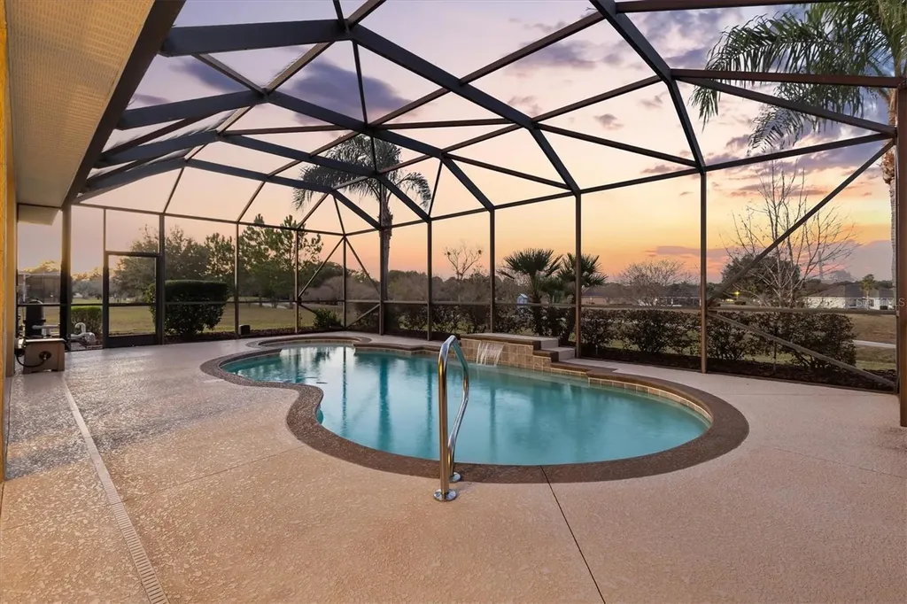 527 Dowling Circle Lady Lake FL 32159