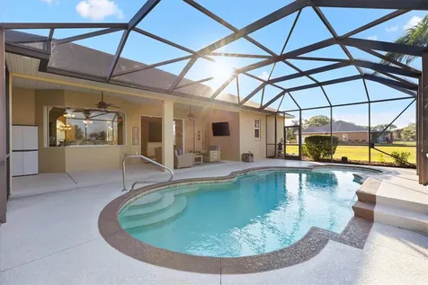 527 Dowling Circle Lady Lake FL 32159