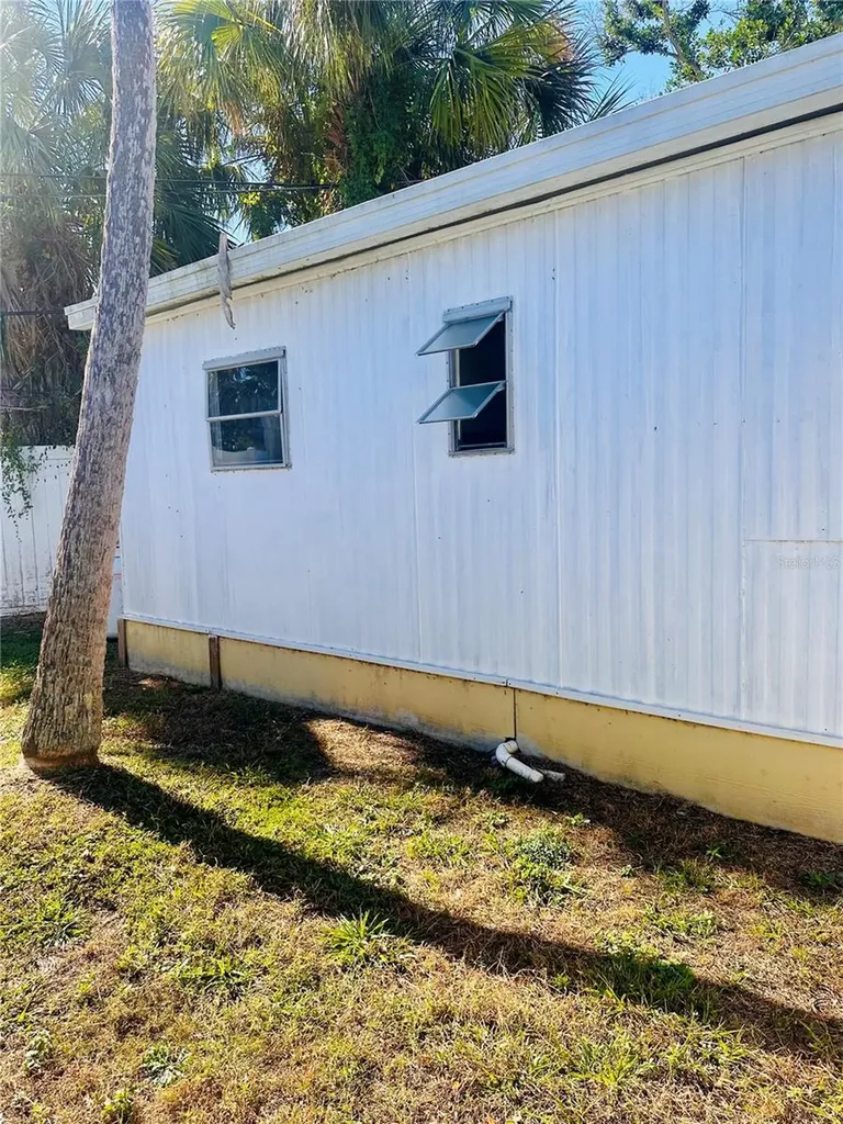 8630 42 Nd Place N St Petersburg FL 33709