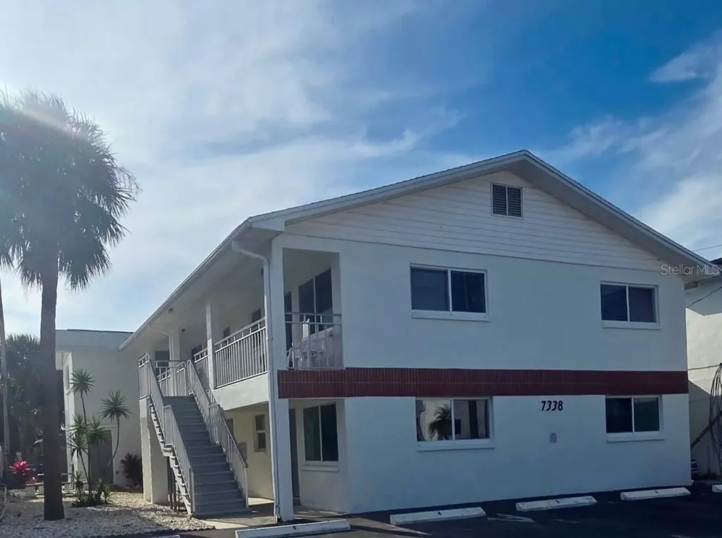 7338 Coquina Way St Pete Beach FL 33706
