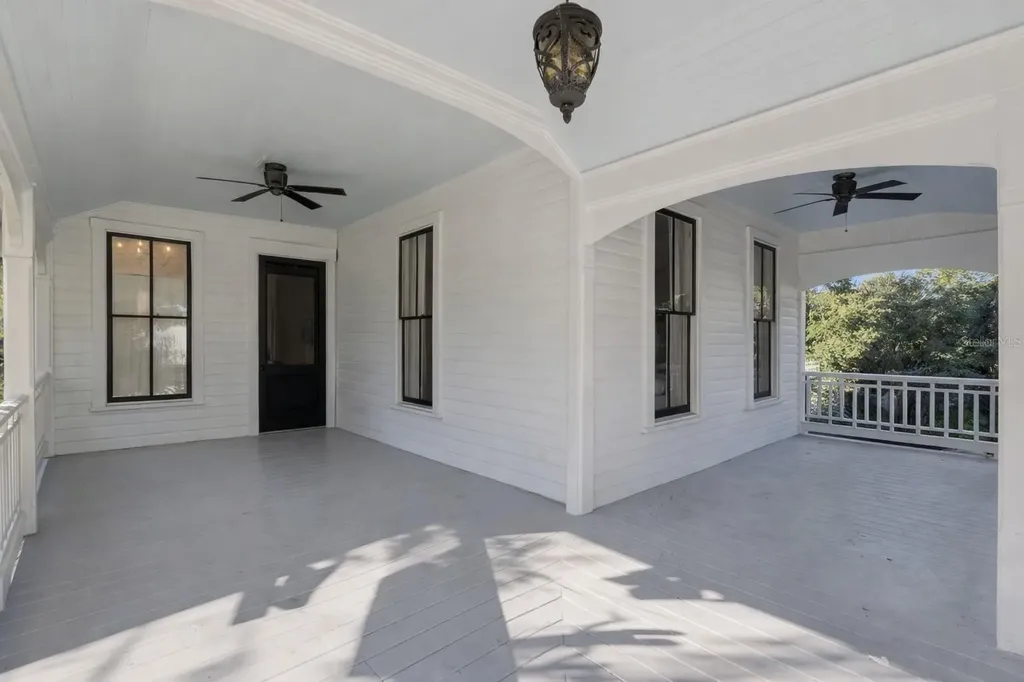 316 N Lakeview Drive Lake Helen FL 32744