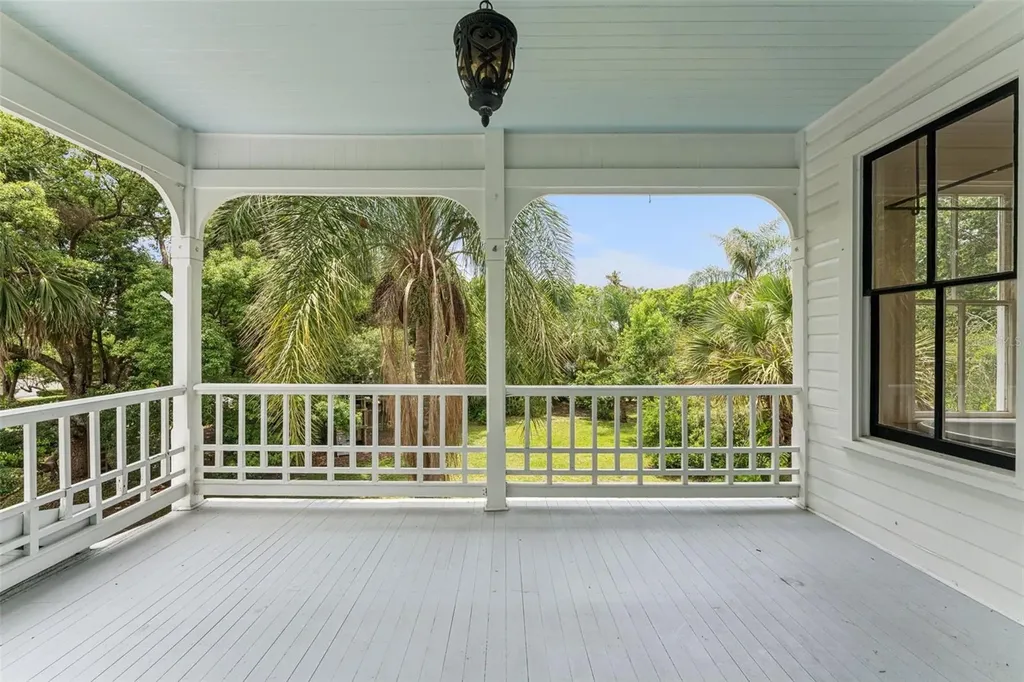 316 N Lakeview Drive Lake Helen FL 32744