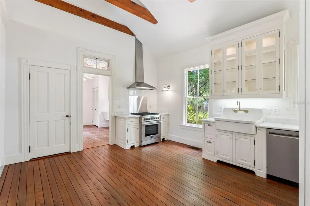 316 N Lakeview Drive Lake Helen FL 32744