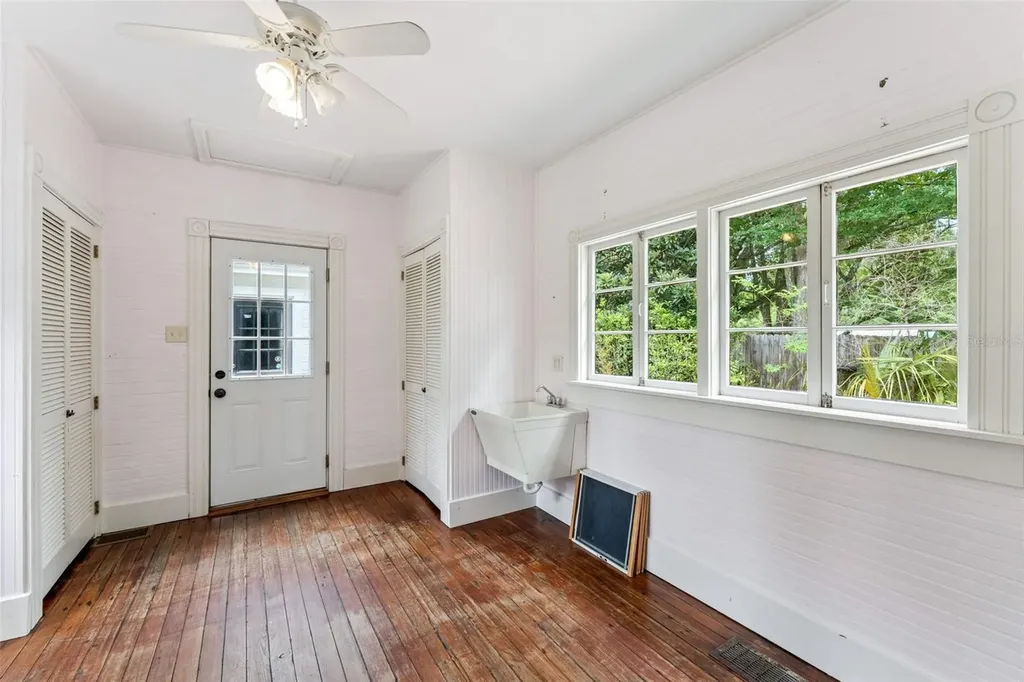 316 N Lakeview Drive Lake Helen FL 32744