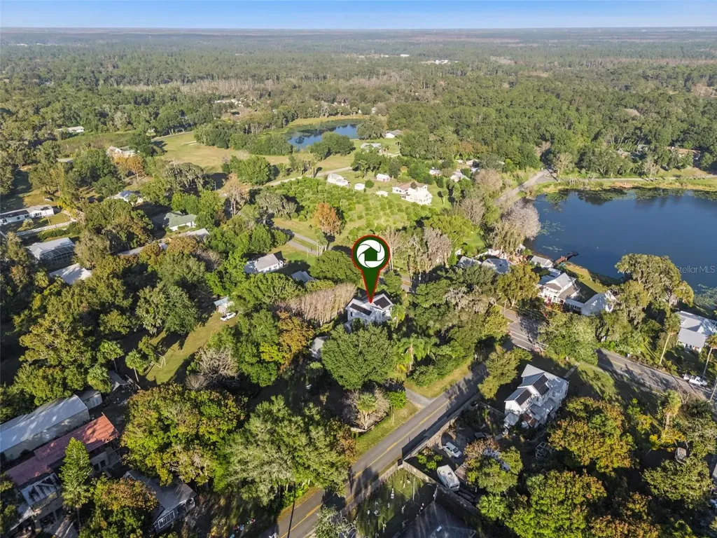 316 N Lakeview Drive Lake Helen FL 32744