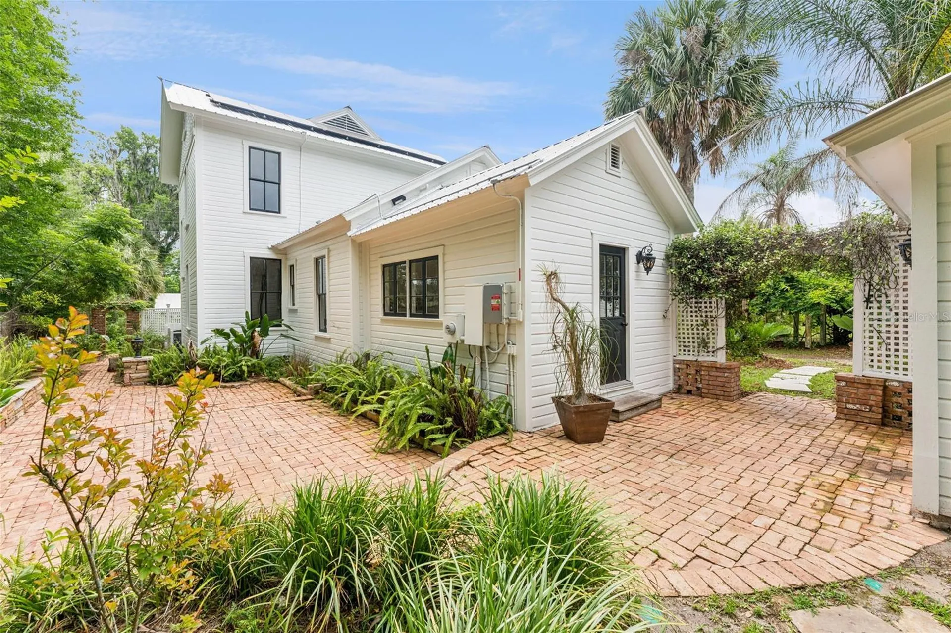 316 N Lakeview Drive Lake Helen FL 32744