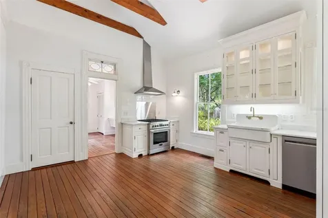 316 N Lakeview Drive Lake Helen FL 32744