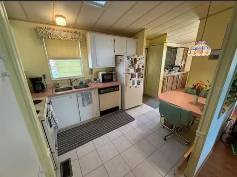 1532 W Schwartz Boulevard Lady Lake FL 32159