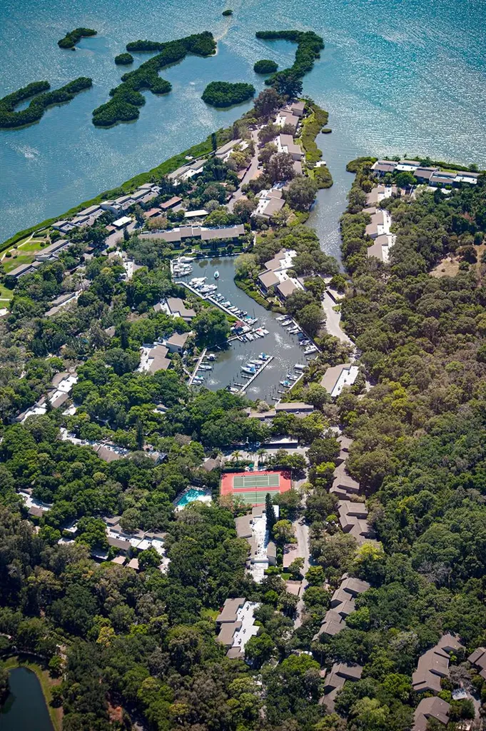 1519 Pelican Point Drive Sarasota FL 34231