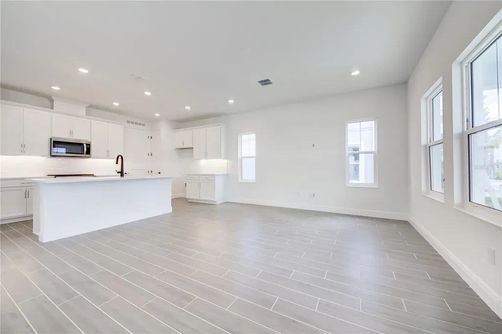 208 Eagleston Lane Lakewood Ranch FL 34240