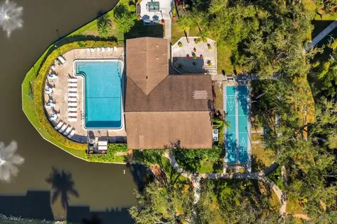 505 30th Avenue W Bradenton FL 34205