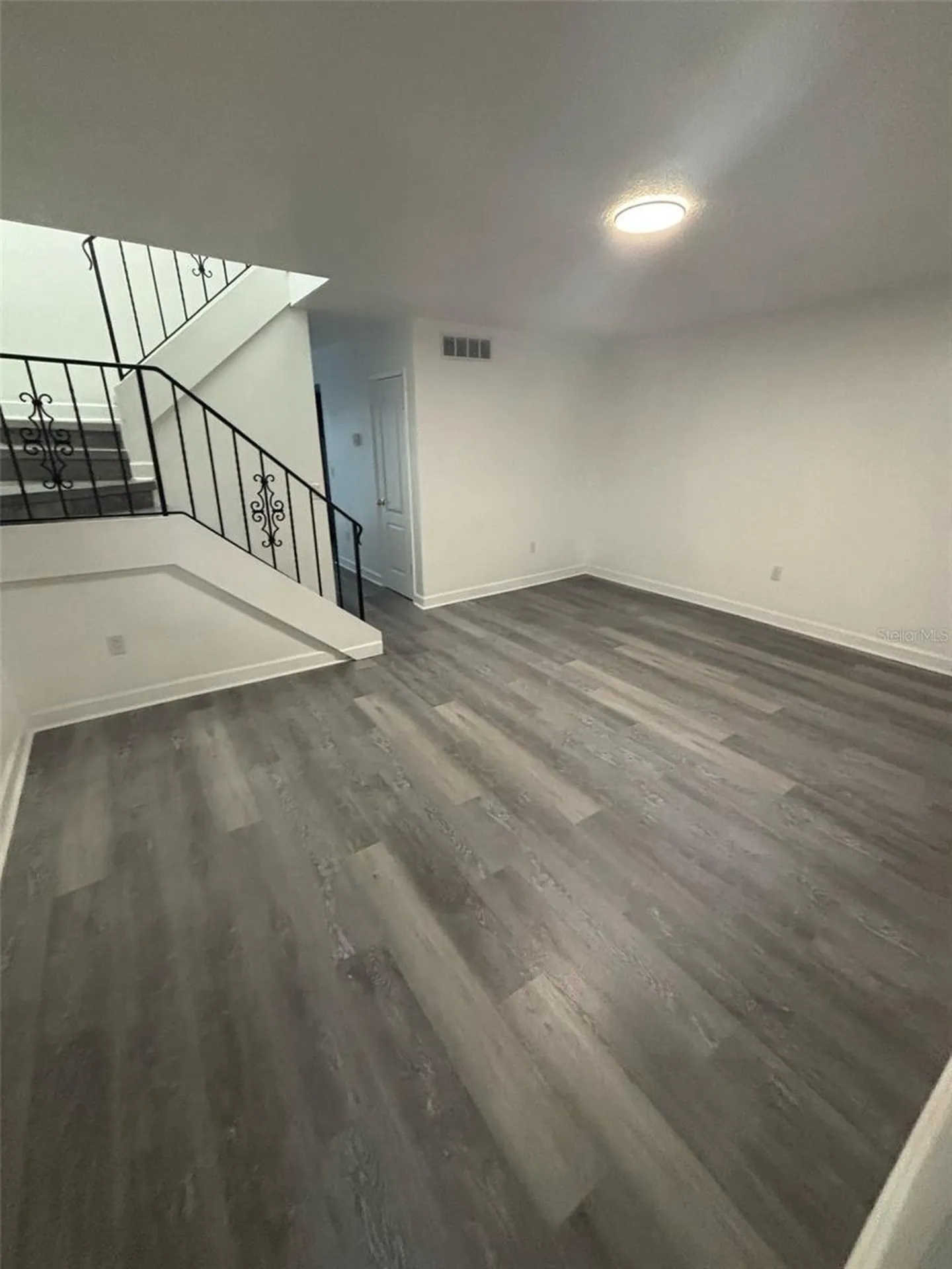 5930 Village Circle Orlando FL 32822
