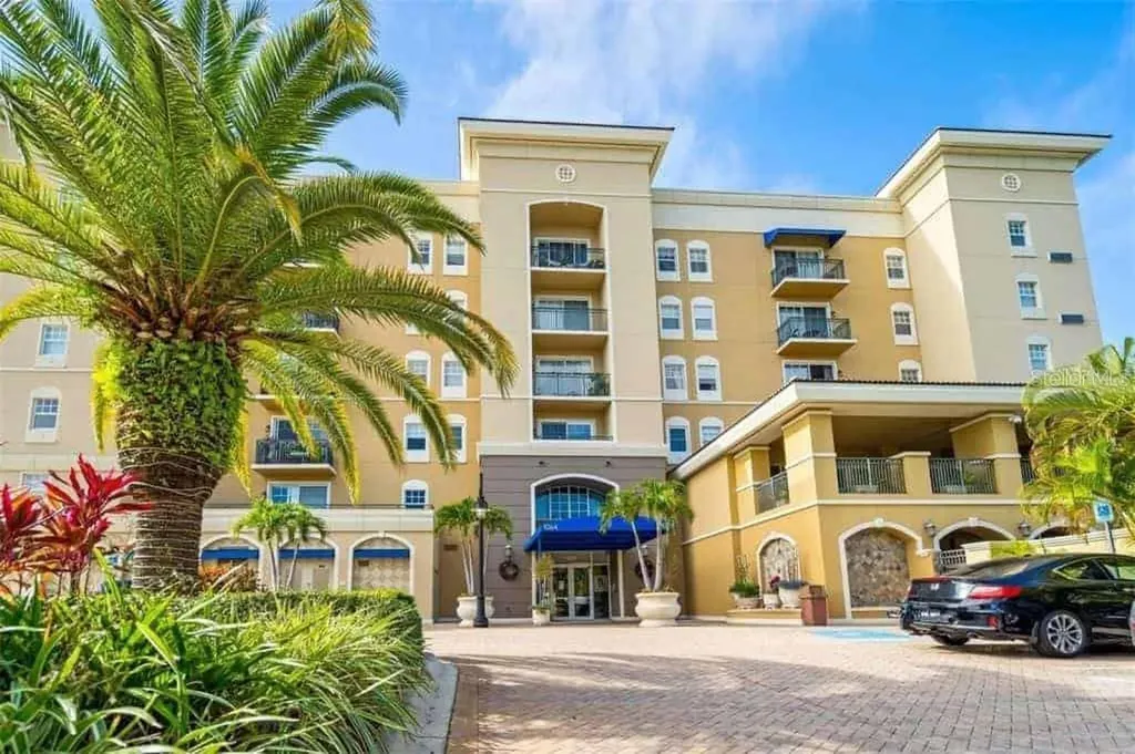 1064 N Tamiami Trail Sarasota FL 34236