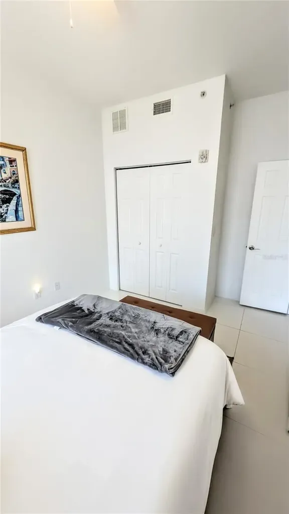 1064 N Tamiami Trail Sarasota FL 34236