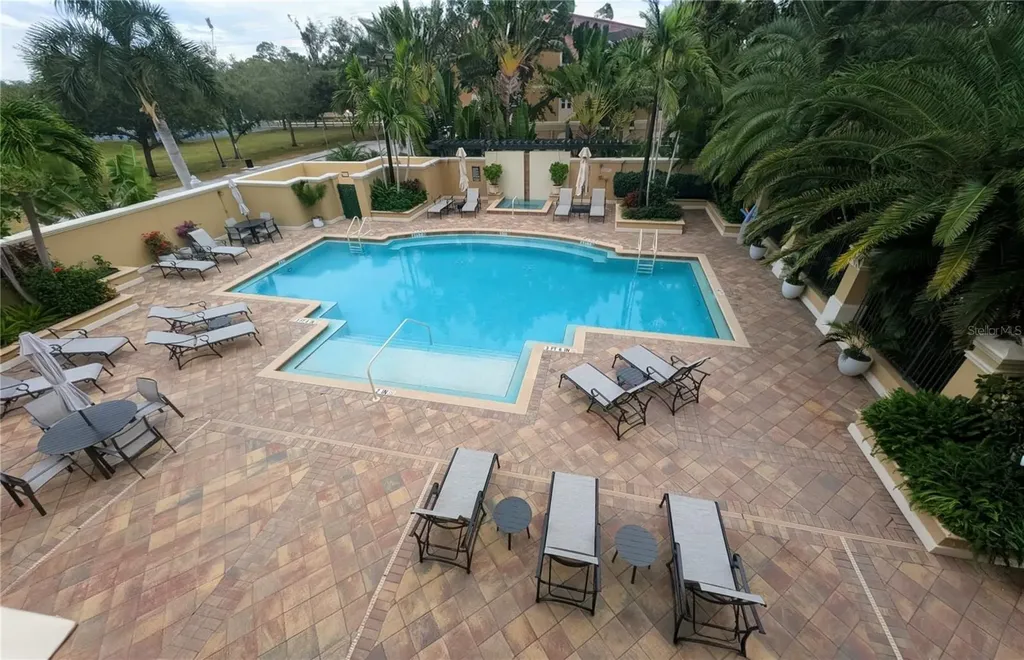 1064 N Tamiami Trail Sarasota FL 34236