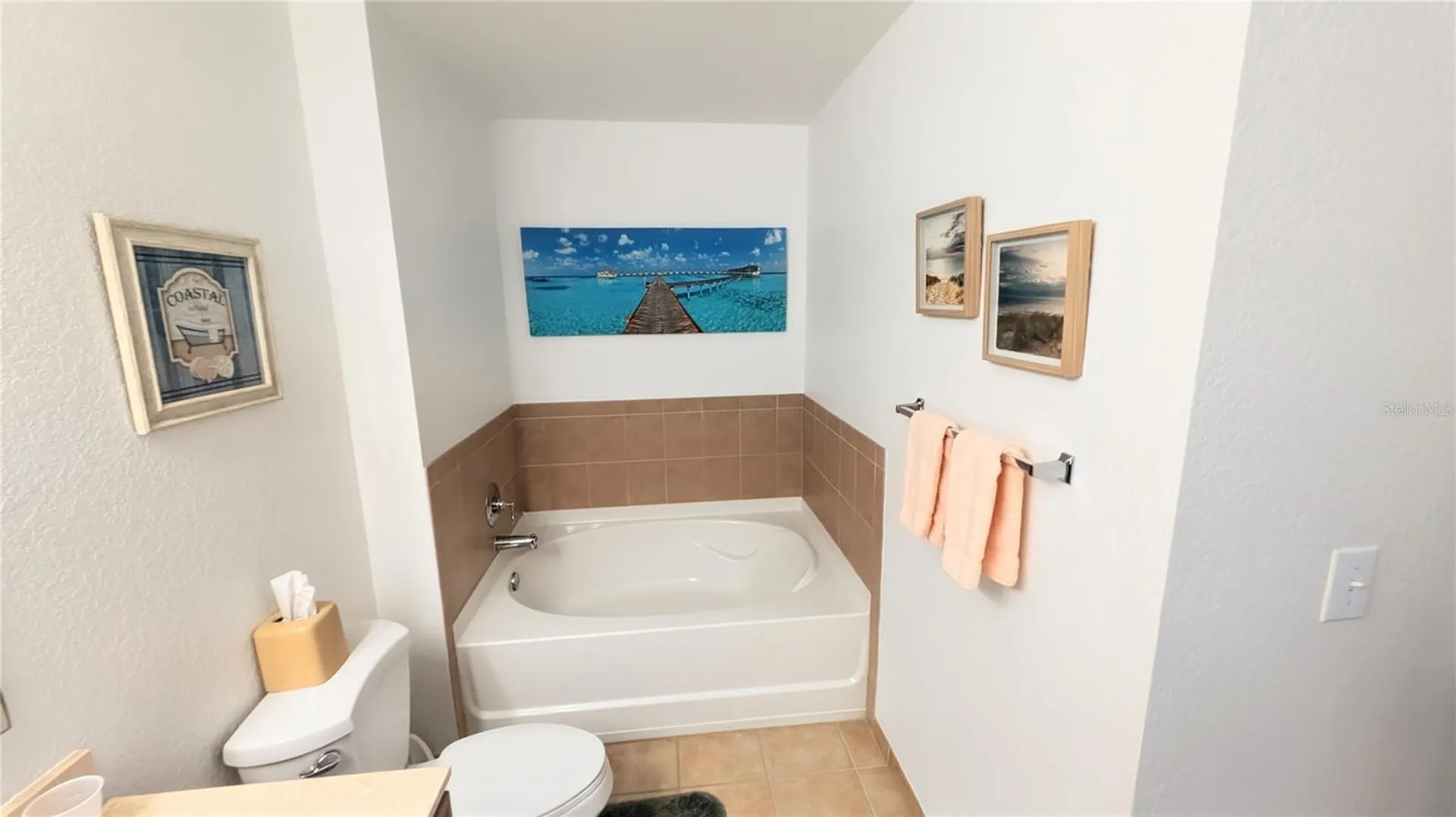 1064 N Tamiami Trail Sarasota FL 34236