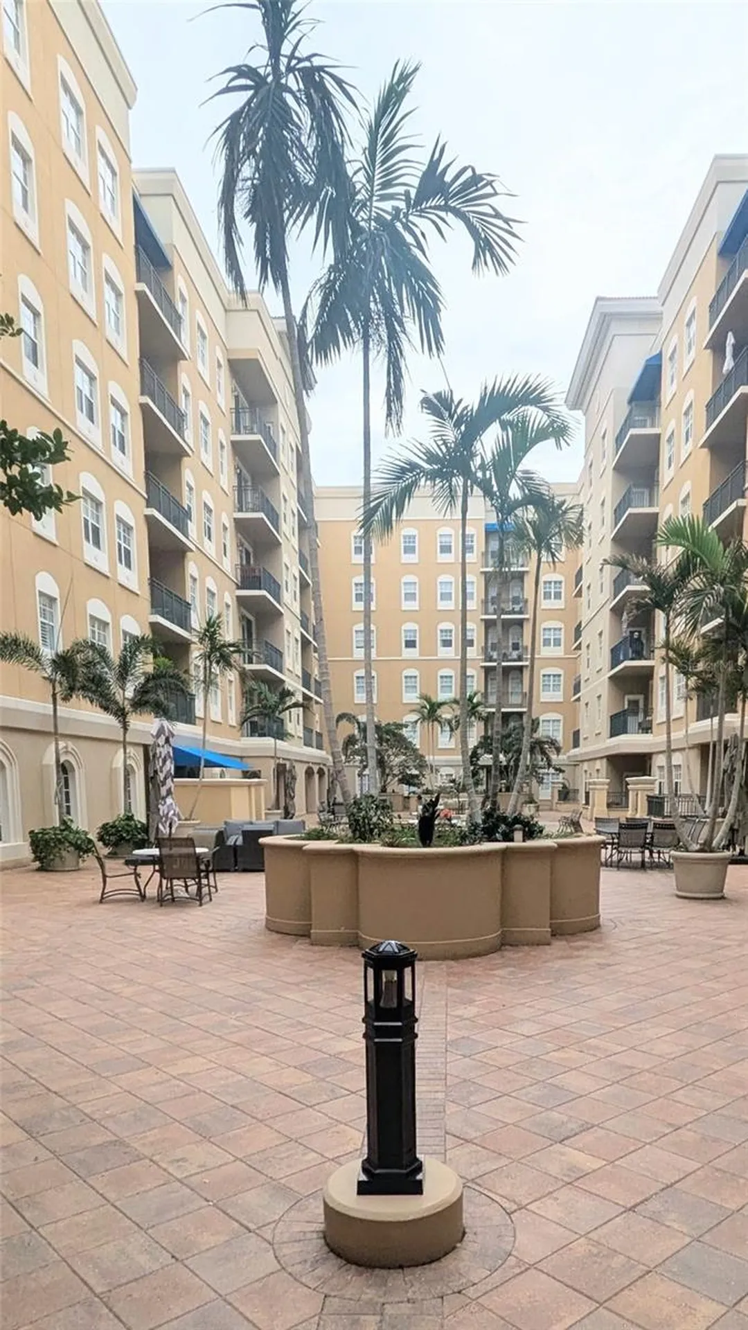 1064 N Tamiami Trail Sarasota FL 34236