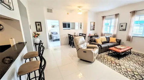 1064 N Tamiami Trail Sarasota FL 34236