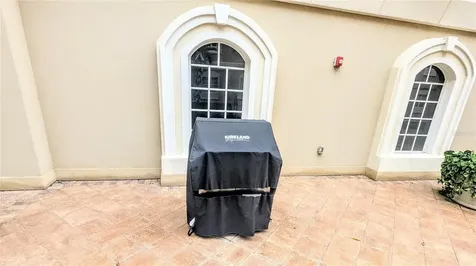 1064 N Tamiami Trail Sarasota FL 34236
