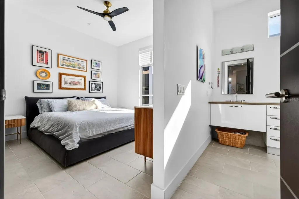 234 Cosmopolitan Court Sarasota FL 34236