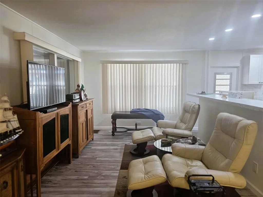3313 Overcup Oak Terrace Sarasota FL 34237