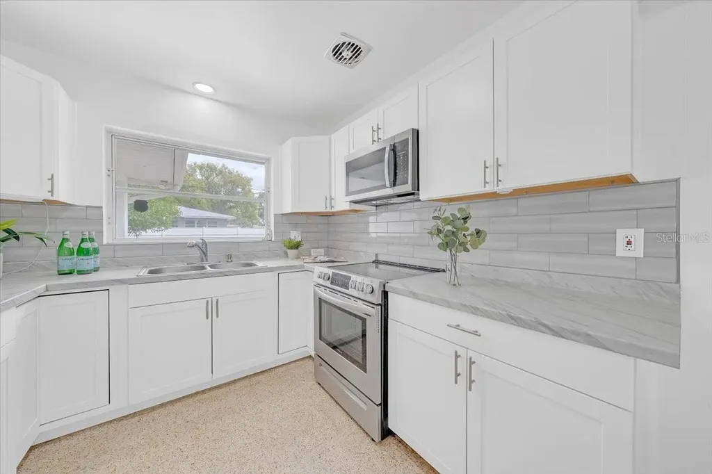 1452 Temple Street Clearwater FL 33756