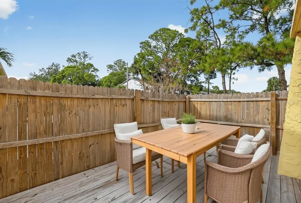 7616 La Mesita Court Tampa FL 33615