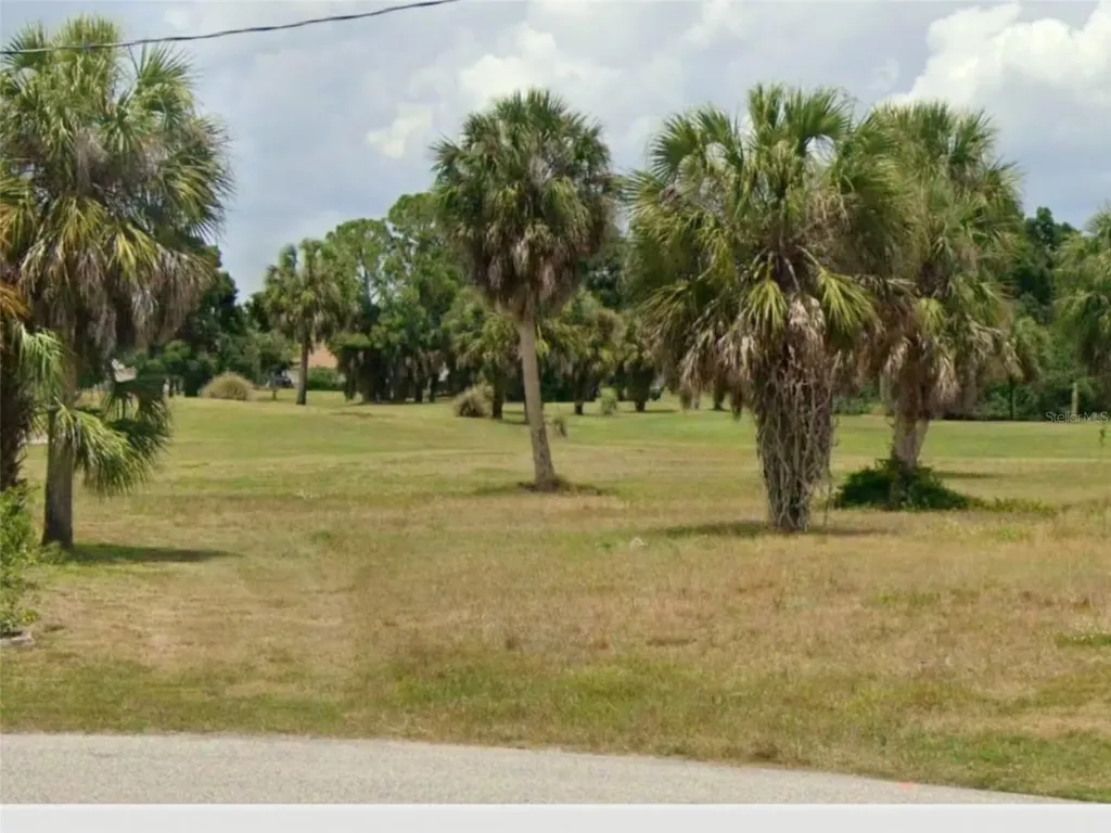 26 Clubhouse Court Rotonda West FL 33947