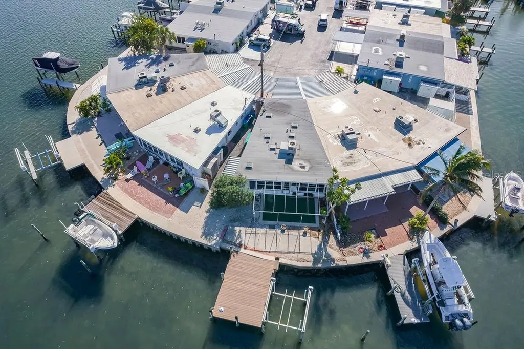34 Seaside Court Holmes Beach FL 34217
