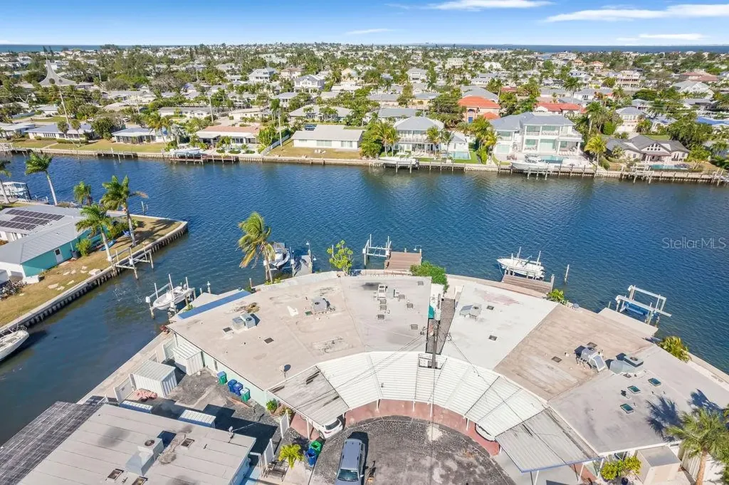 34 Seaside Court Holmes Beach FL 34217