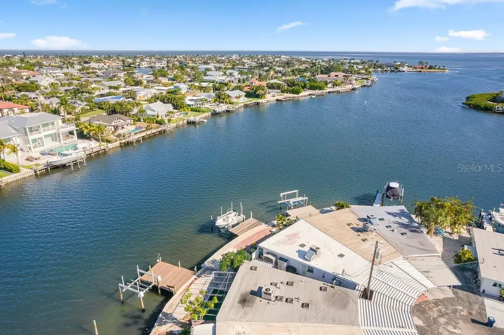 34 Seaside Court Holmes Beach FL 34217