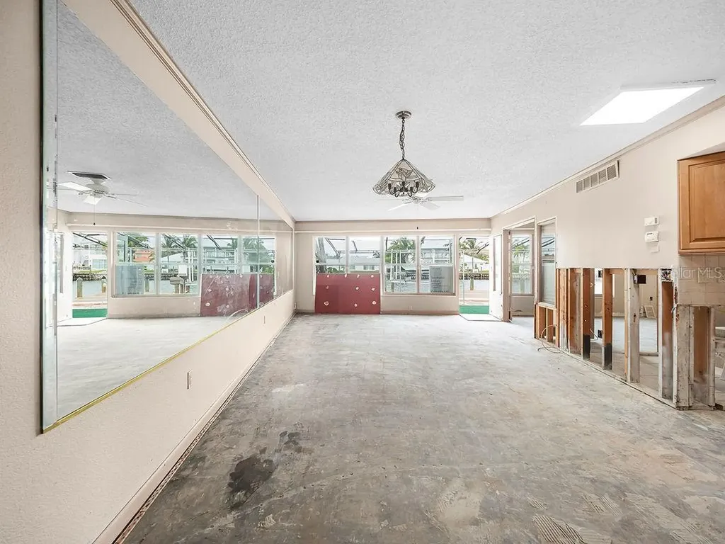34 Seaside Court Holmes Beach FL 34217