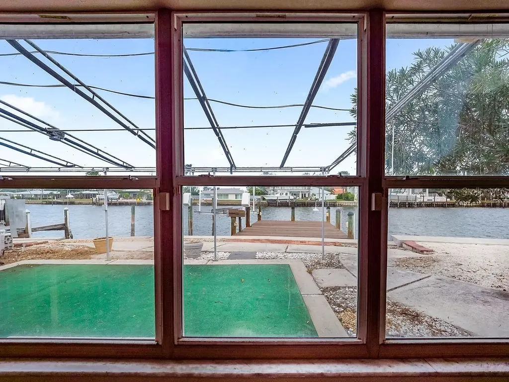 34 Seaside Court Holmes Beach FL 34217