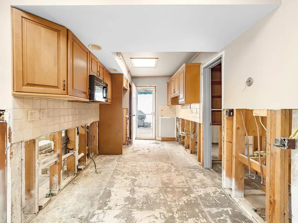 34 Seaside Court Holmes Beach FL 34217