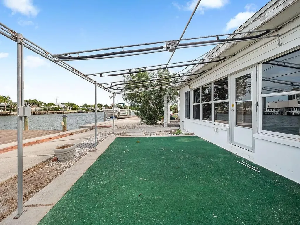 34 Seaside Court Holmes Beach FL 34217