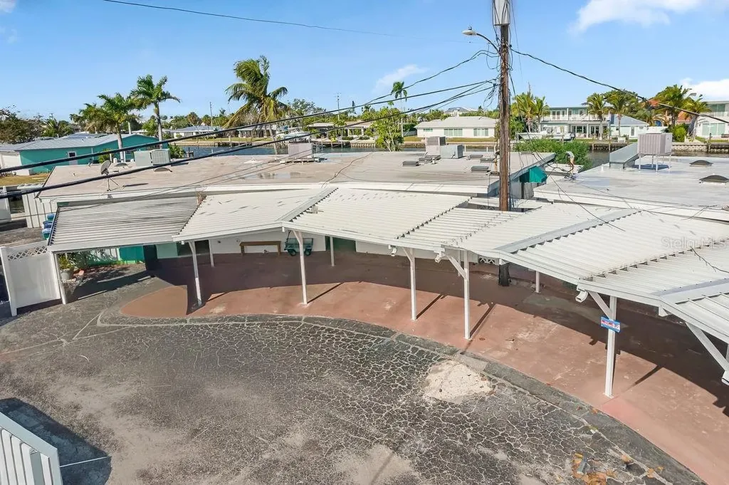 34 Seaside Court Holmes Beach FL 34217