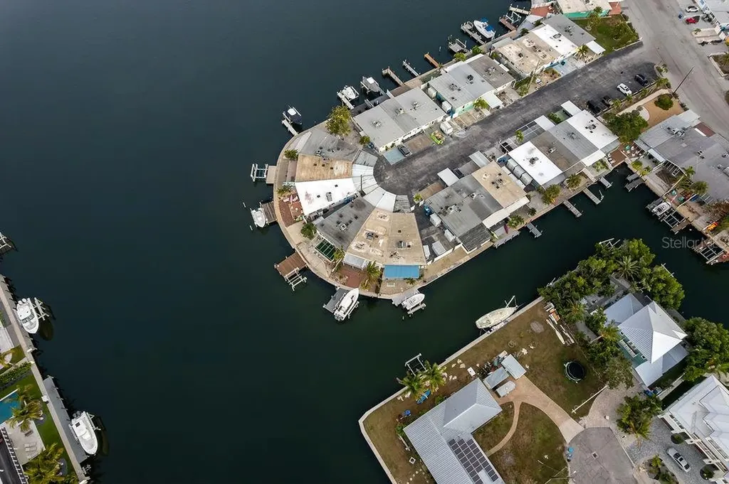 34 Seaside Court Holmes Beach FL 34217