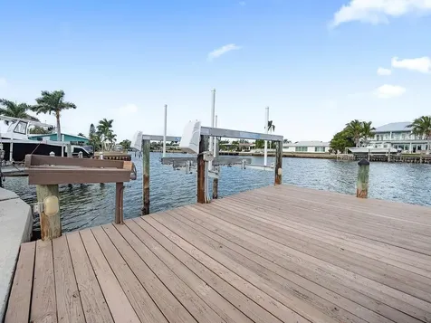 34 Seaside Court Holmes Beach FL 34217