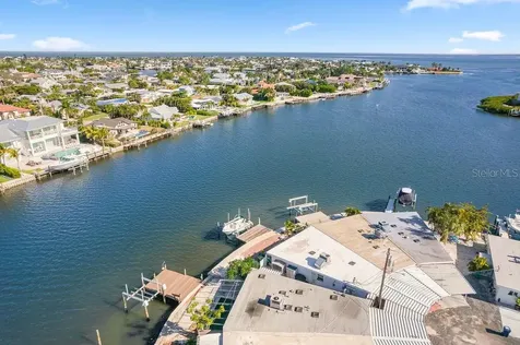 34 Seaside Court Holmes Beach FL 34217