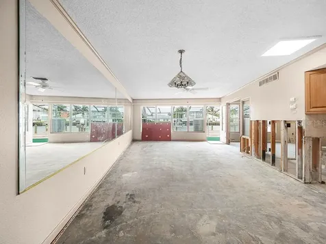 34 Seaside Court Holmes Beach FL 34217