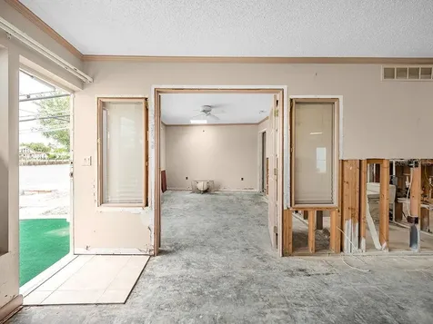 34 Seaside Court Holmes Beach FL 34217