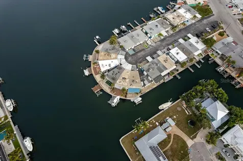 34 Seaside Court Holmes Beach FL 34217