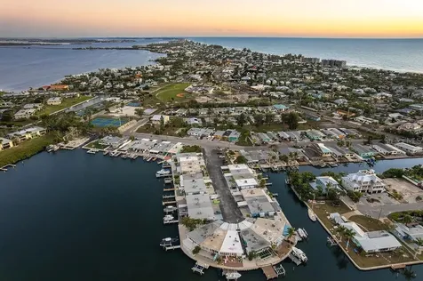 34 Seaside Court Holmes Beach FL 34217