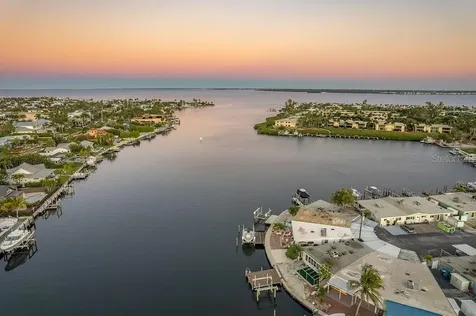 34 Seaside Court Holmes Beach FL 34217