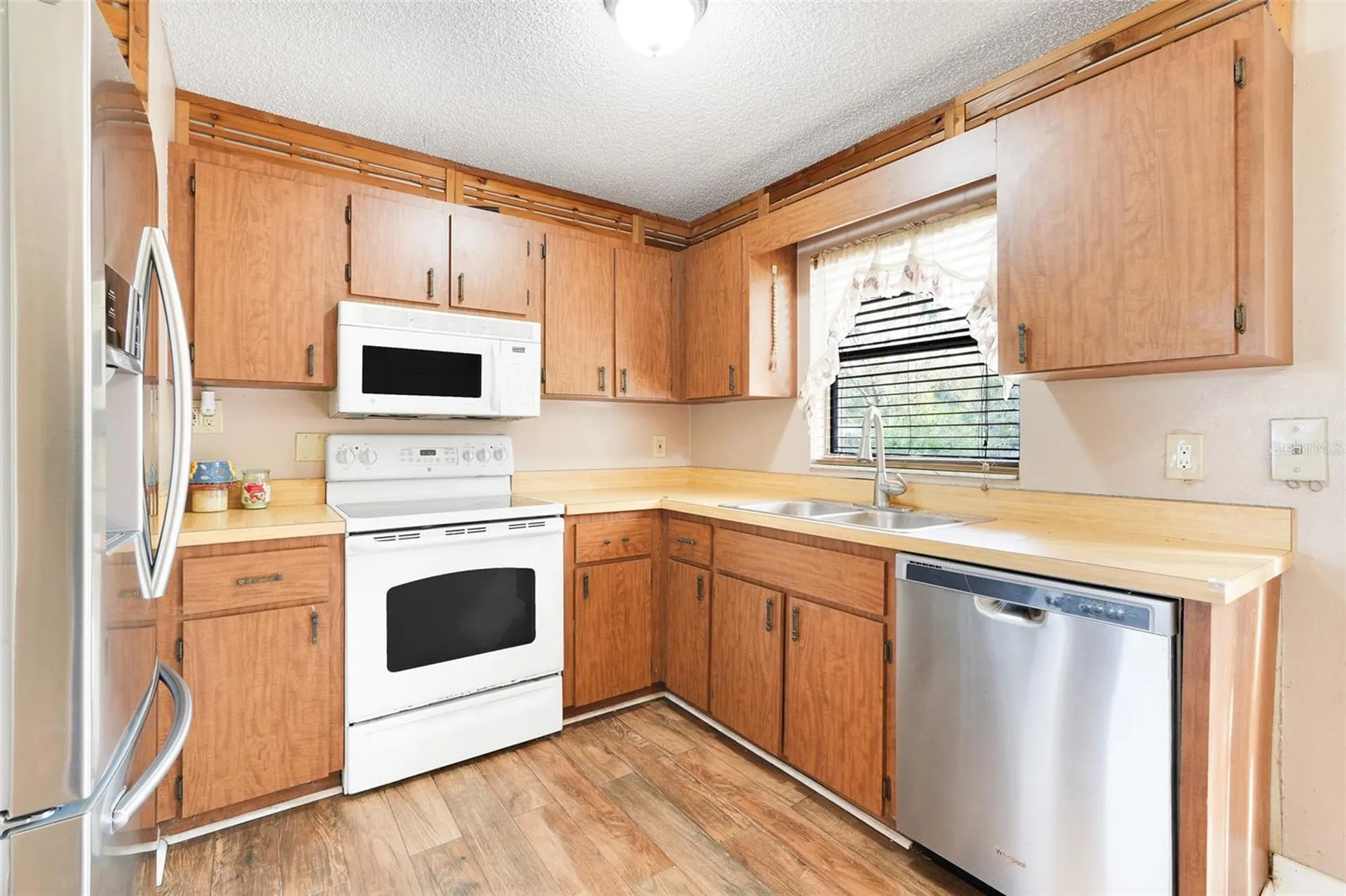 37032 Grays Airport Road Lady Lake FL 32159