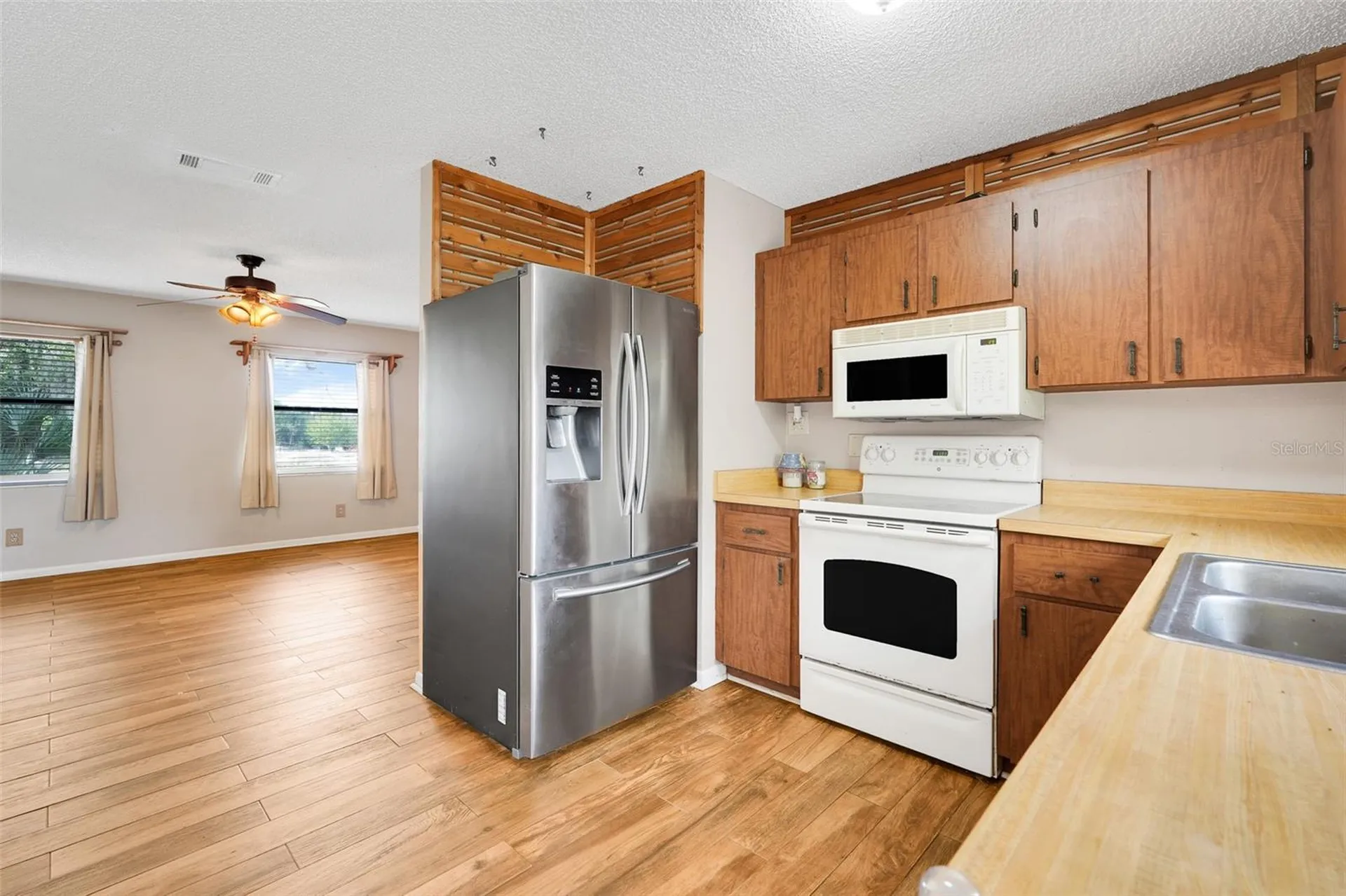 37032 Grays Airport Road Lady Lake FL 32159