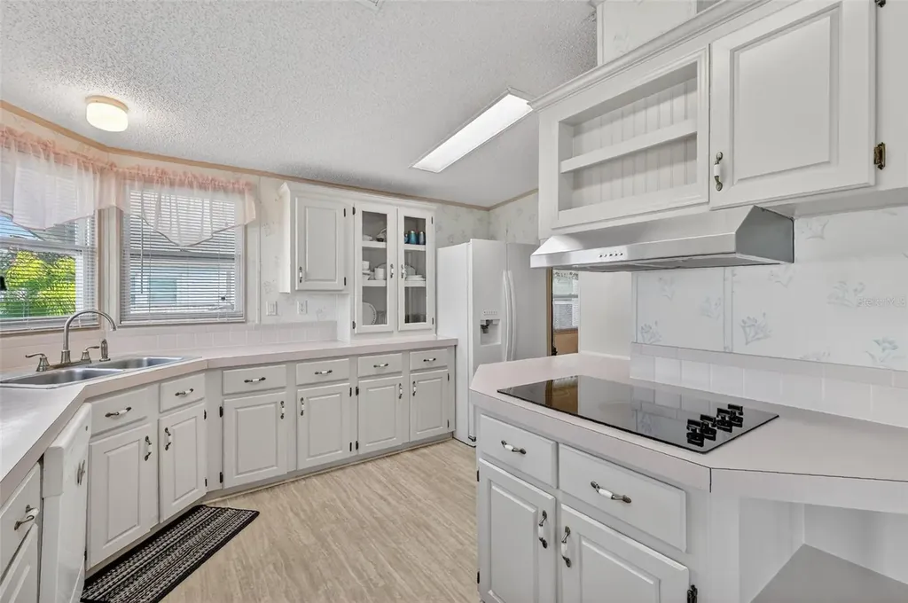 3117 Manatee Road Tavares FL 32778