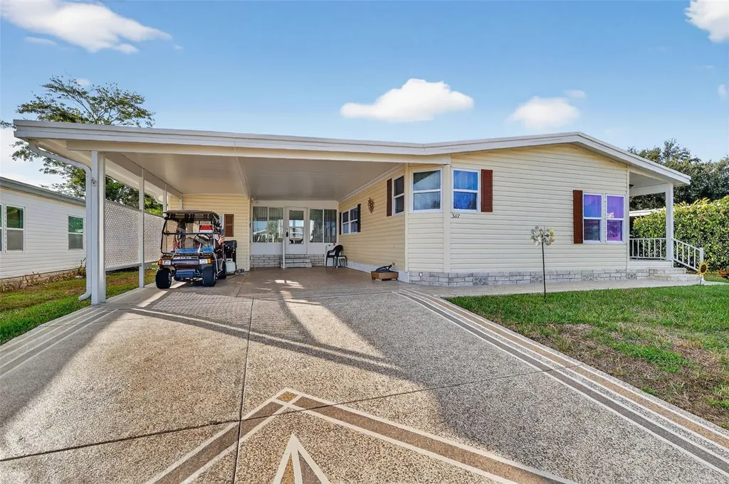 3117 Manatee Road Tavares FL 32778