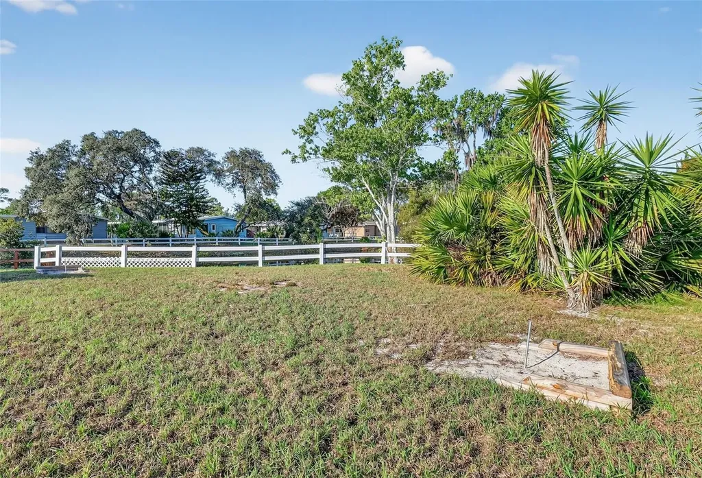 3117 Manatee Road Tavares FL 32778